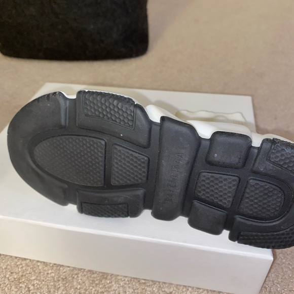 ***SOLD**** Balenciaga speed trainer - Picture 2 of 4